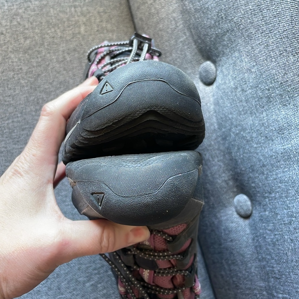 Excellent condition KEEN kids hiking boots, size 3 - Picture 6 of 6